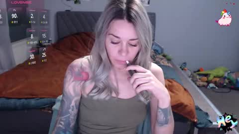 Snapshot of anna_ana chatting on 10/25/25, 06:02 Anadirectgirl online show from 10/25/25, 06:02