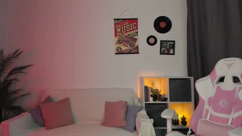 Snapshot of anna_belle3 chatting on 02/03/25, 03:53 AnnaThe next stream is tomorrow online show from 02/03/25, 03:53