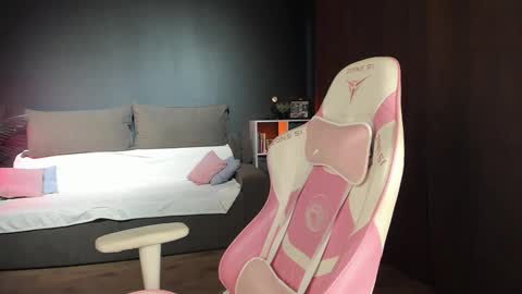 Snapshot of anna_belle3 chatting on 02/14/25, 10:07 AnnaThe next stream is tomorrow online show from 02/14/25, 10:07