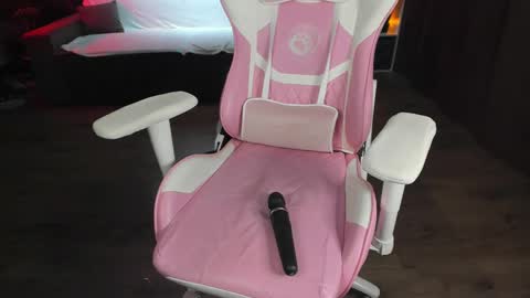 Snapshot of anna_belle3 chatting on 02/24/25, 03:23 AnnaThe next stream is tomorrow online show from 02/24/25, 03:23