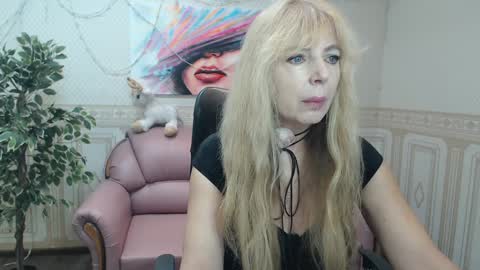 Snapshot of anna_ditrih chatting on 01/31/25, 12:40 Anna Ditrih online show from 01/31/25, 12:40