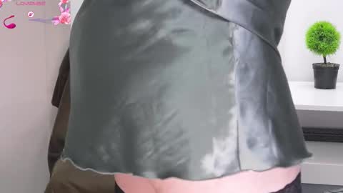 Anna online show from 11/30/25, 07:01