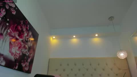 Snapshot of anna_jules chatting on 11/23/25, 10:20 Anna Jules online show from 11/23/25, 10:20