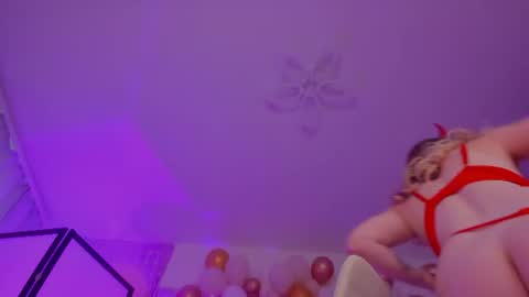 Snapshot of anna_lure chatting on 06/11/26, 02:44 anna_lure online show from 06/11/26, 02:44