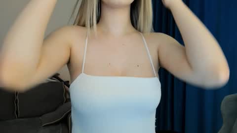 Snapshot of anna_miuu chatting on 02/10/26, 04:16 anna miuu online show from 02/10/26, 04:16