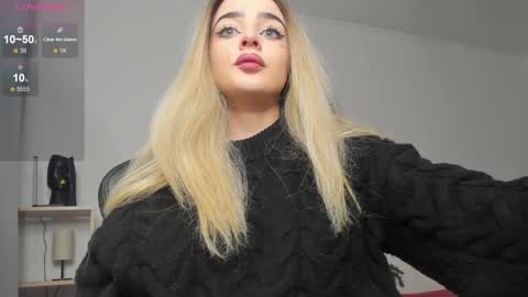 Snapshot of anna_nickol chatting on 12/25/24, 03:49 Anna online show from 12/25/24, 03:49