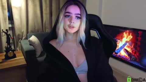 Snapshot of anna_nickol chatting on 02/07/25, 06:13 Anna online show from 02/07/25, 06:13