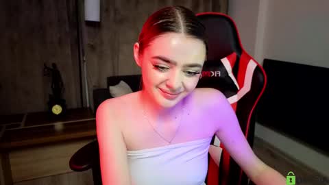 Snapshot of anna_nickol chatting on 03/04/25, 07:01 Anna online show from 03/04/25, 07:01