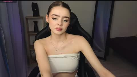 Snapshot of anna_nickol chatting on 03/06/25, 03:56 Anna online show from 03/06/25, 03:56