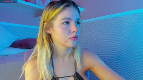 Anna online show from 02/07/25, 01:25