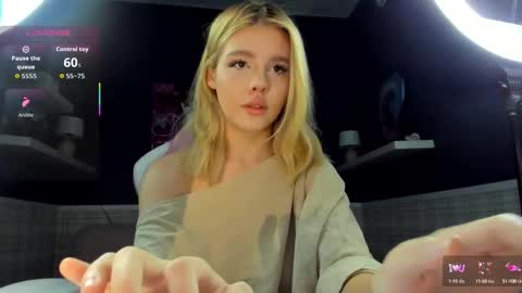 Anna online show from 09/14/25, 01:05