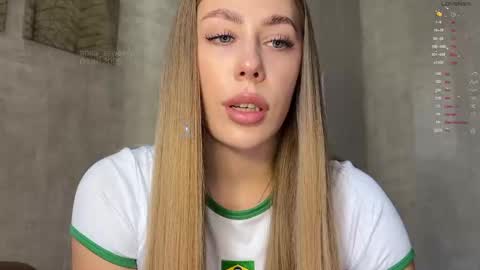 Snapshot of anna_ssweety chatting on 10/01/25, 11:27 Anna fansly anna sssweety online show from 10/01/25, 11:27