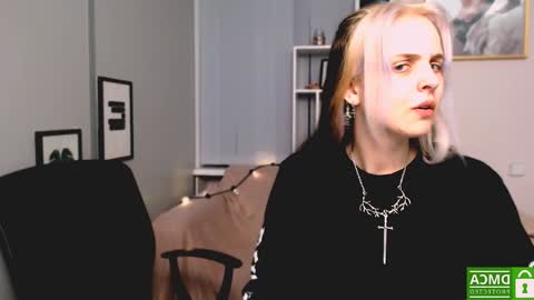 Snapshot of anna_sunshines chatting on 12/03/24, 01:43 Anna pvt is open online show from 12/03/24, 01:43