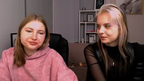 Snapshot of anna_sunshines chatting on 12/05/24, 10:55 Anna pvt is open online show from 12/05/24, 10:55