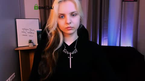 Snapshot of anna_sunshines chatting on 01/28/25, 10:45 Anna pvt is open online show from 01/28/25, 10:45