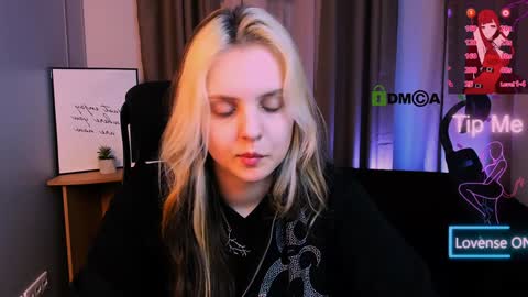 Snapshot of anna_sunshines chatting on 01/28/25, 02:21 Anna pvt is open online show from 01/28/25, 02:21