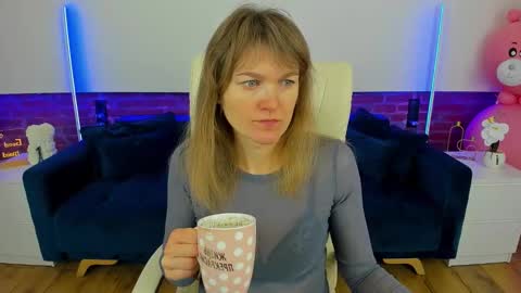 Annabel online show from 01/18/26, 06:06