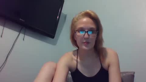 Snapshot of annabelle7777 chatting on 05/30/26, 04:42 Anna online show from 05/30/26, 04:42