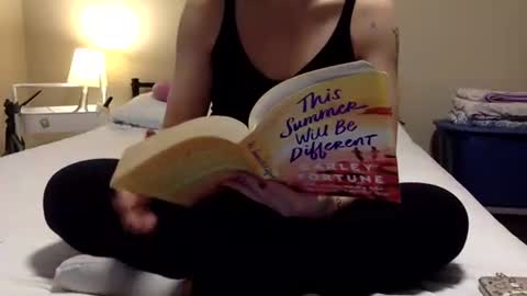 Snapshot of annabellemonroe69 chatting on 12/01/25, 01:16 annabellemonroe69 online show from 12/01/25, 01:16