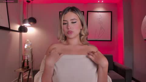 Anna Brooks  online show from 03/31/26, 03:52