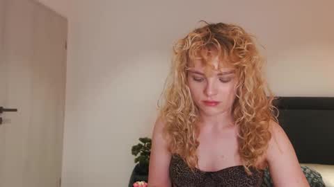 Snapshot of annaevv chatting on 05/22/26, 02:51 annaevv online show from 05/22/26, 02:51