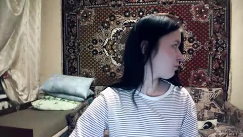 Snapshot of annafols chatting on 12/20/25, 03:52 Anna online show from 12/20/25, 03:52