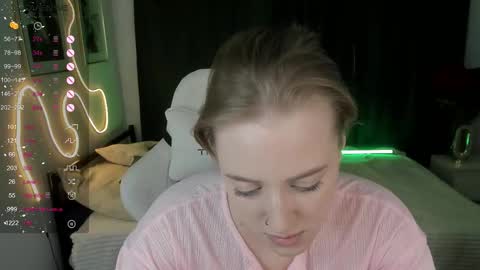 annagrees1 online show from 12/14/25, 05:07