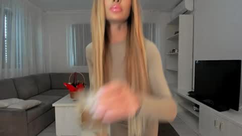 annaise  online show from 01/16/26, 08:07