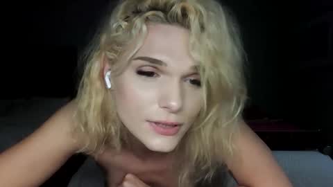 AnnaMarrie online show from 10/20/25, 03:29