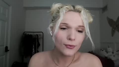 AnnaMarrie online show from 04/09/26, 07:41