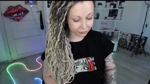 Anna online show from 04/18/26, 08:51