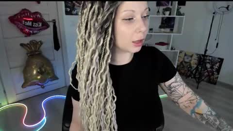 Snapshot of annanebula chatting on 05/17/26, 03:19 Anna online show from 05/17/26, 03:19