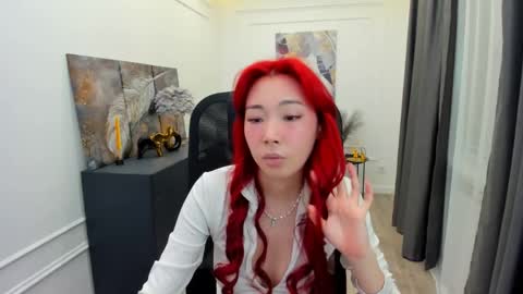 Snapshot of annareyli chatting on 05/13/26, 11:18 Anna online show from 05/13/26, 11:18