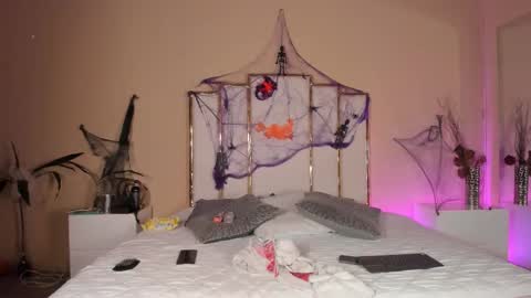 Anna online show from 11/02/25, 04:04