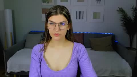 Snapshot of annathorne chatting on 05/31/26, 03:36 Im Anna online show from 05/31/26, 03:36