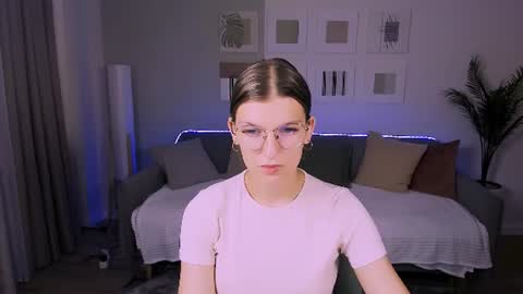 Snapshot of annathorne chatting on 06/30/26, 04:24 Im Anna online show from 06/30/26, 04:24