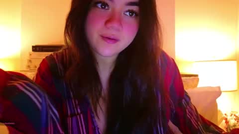 Snapshot of annatigarr chatting on 01/05/25, 08:00 meow online show from 01/05/25, 08:00