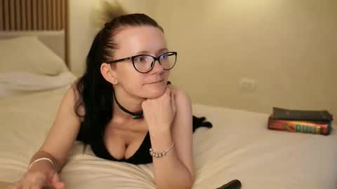Anna June online show from 06/05/26, 05:29