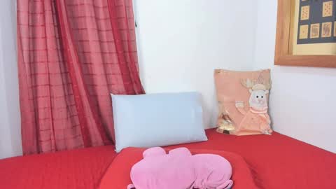 Snapshot of annavalente_ chatting on 12/05/25, 12:36 anna online show from 12/05/25, 12:36