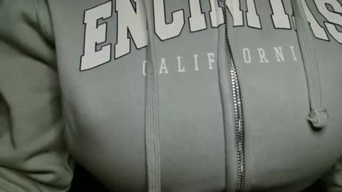 Bella online show from 03/30/26, 04:19