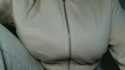 Bella online show from 04/16/26, 04:08