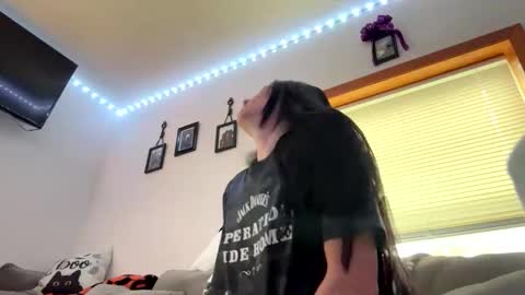 anne online show from 10/19/25, 04:40