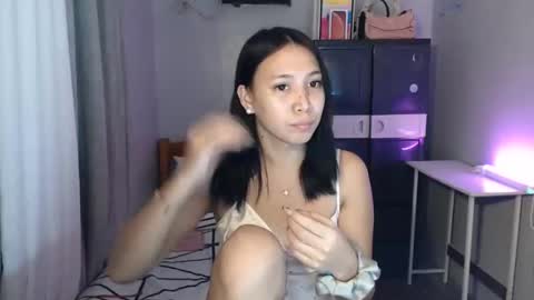 Snapshot of anne_chanelx chatting on 05/11/26, 04:04 anne_chanelx online show from 05/11/26, 04:04