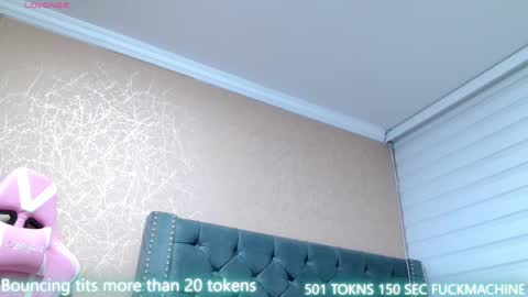 Snapshot of anne_julienne chatting on 03/09/25, 11:03       online show from 03/09/25, 11:03