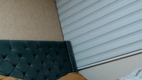 Snapshot of anne_julienne chatting on 09/17/25, 11:39       online show from 09/17/25, 11:39