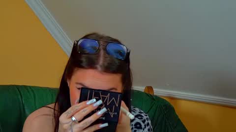 Anne online show from 11/21/25, 07:29