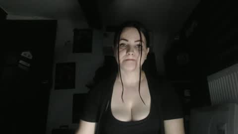 Snapshot of annebellee69 chatting on 10/31/25, 10:33 annebellee69 online show from 10/31/25, 10:33