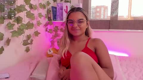 Snapshot of annebull_ chatting on 02/10/25, 10:09 Anne online show from 02/10/25, 10:09
