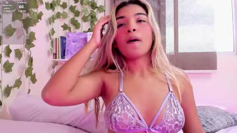 Snapshot of annebull_ chatting on 02/15/25, 11:03 Anne online show from 02/15/25, 11:03