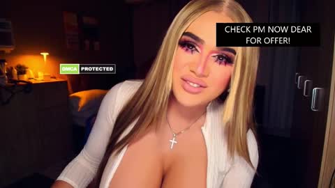 Snapshot of annecalifornia chatting on 11/14/25, 05:17 Anne Hart online show from 11/14/25, 05:17